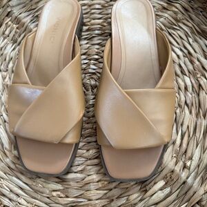 Vionic Women's Tan Slide Sandals